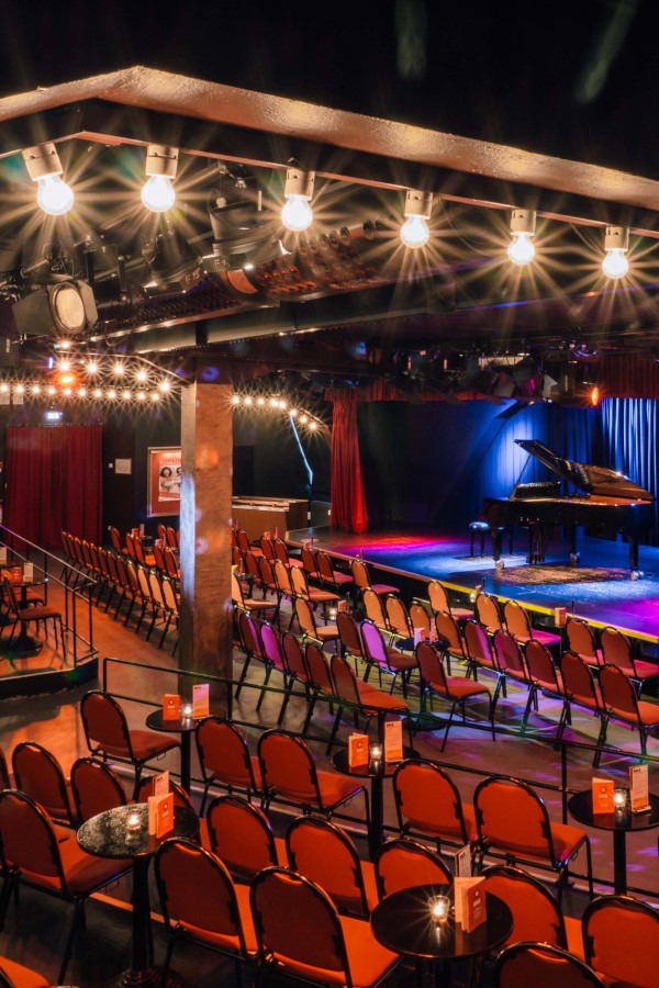 2. Werbebild des Deals BKA von BKA Theater